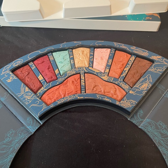 Florasis Floral Engraving Odey Palette and 2 Bags NWT - Picture 5 of 9